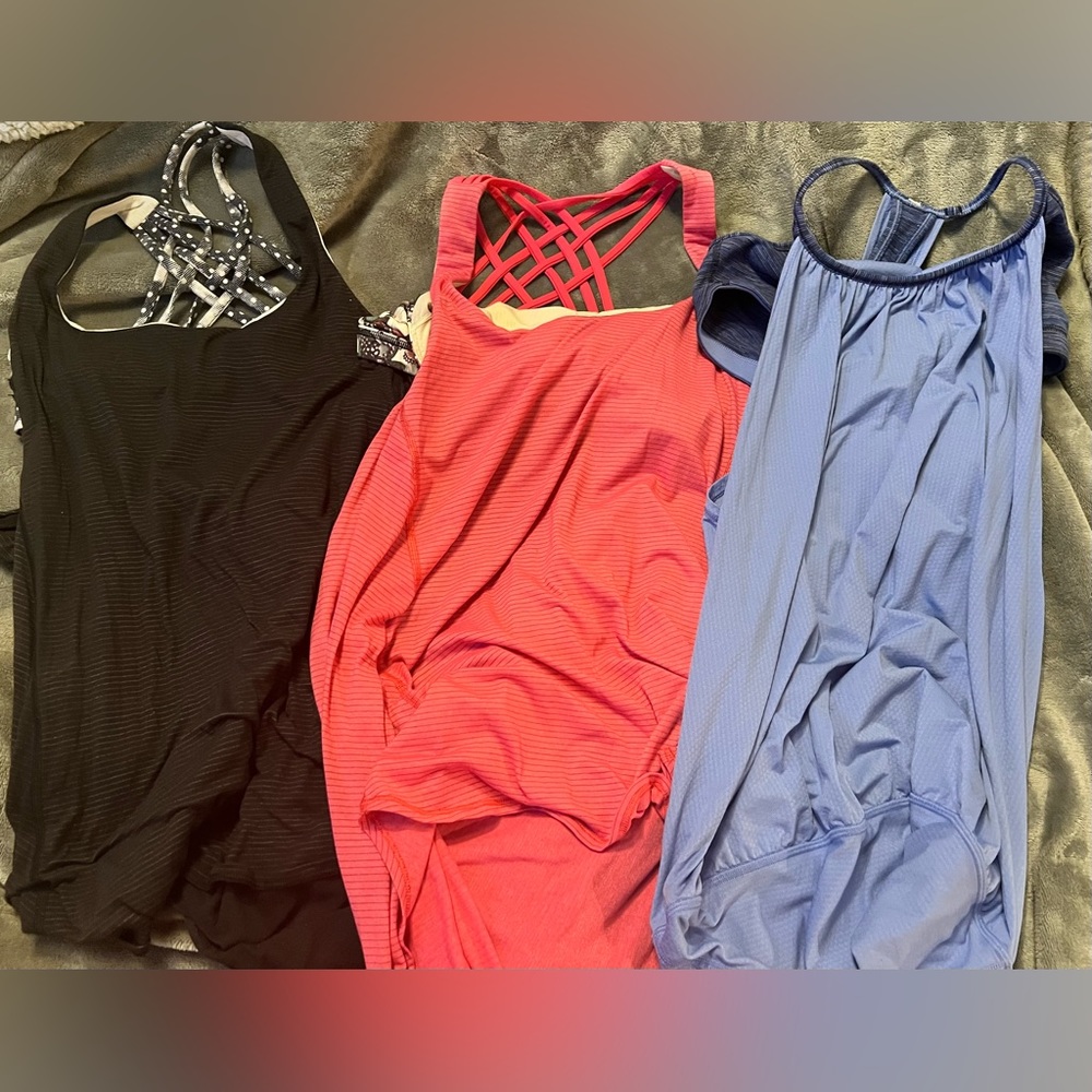 Lululemon size 12 tank tops
